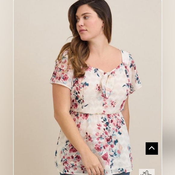 torrid Tops - Torrid, Fit and Flare Textured Chiffon Top, Short Sleeve, Lined, Women's size 5